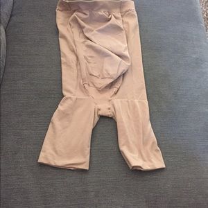 Assets maternity shape wear shorts